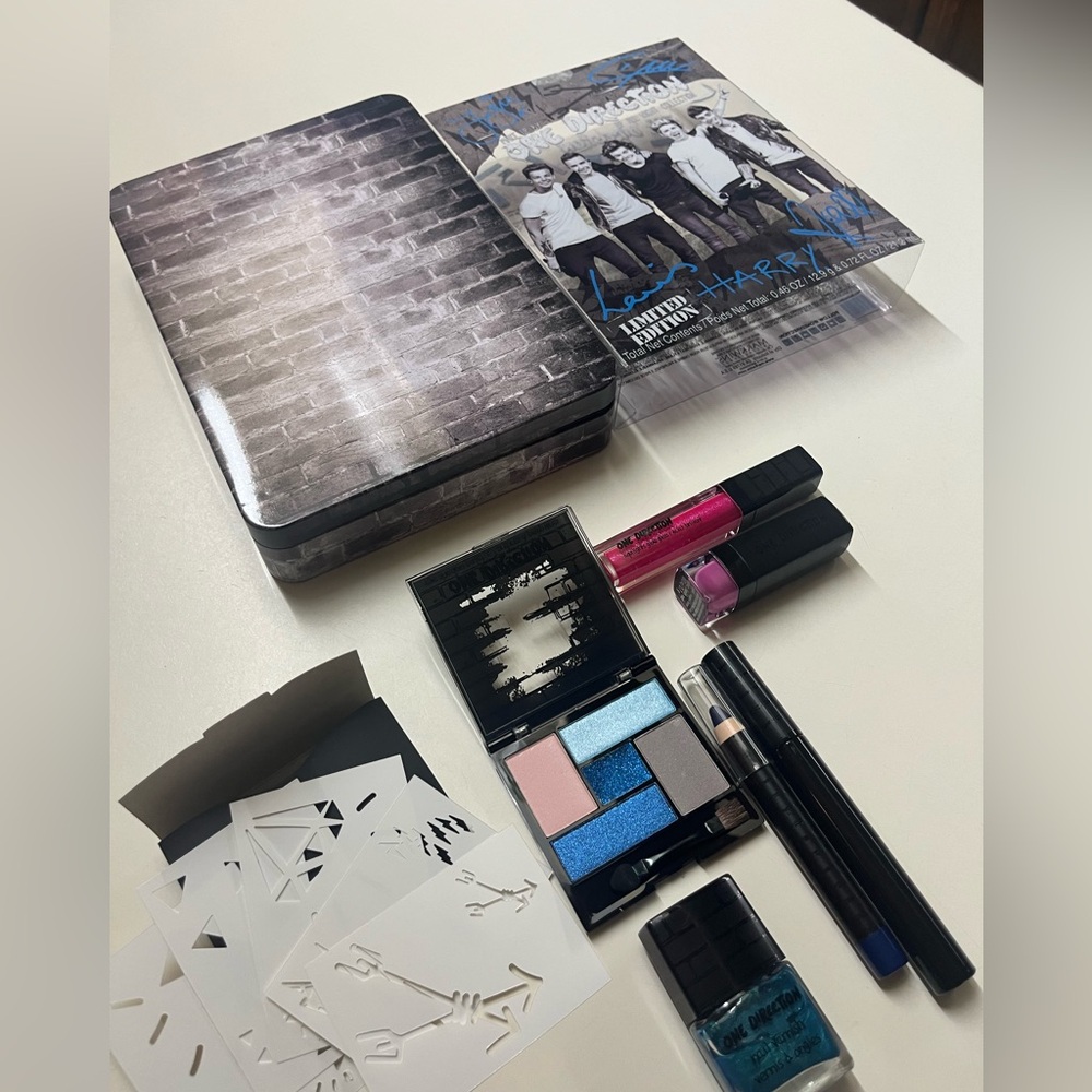 1D One Direction makeup kit collector item never used